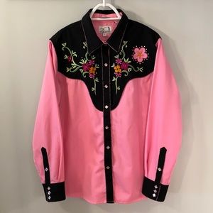 2 Women’s XL western snap shirts with flowers